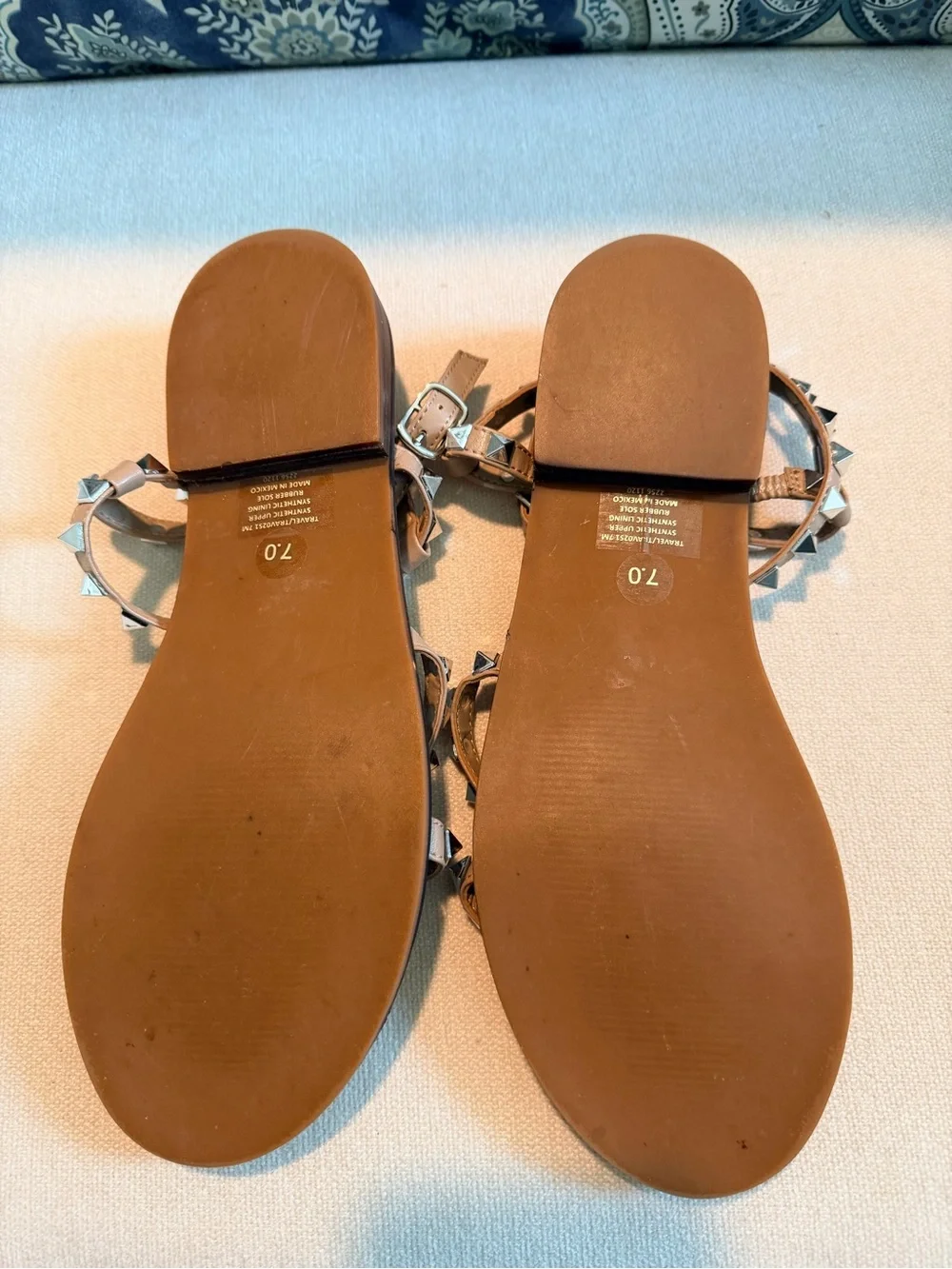 Steve Madden Tonya Studded Gladiator in Tan. Size 7.